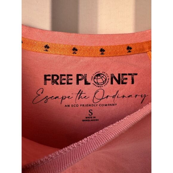 Free Planet Mens Graphic Tee - Beach Babe - Small‎ - Picture 3 of 6